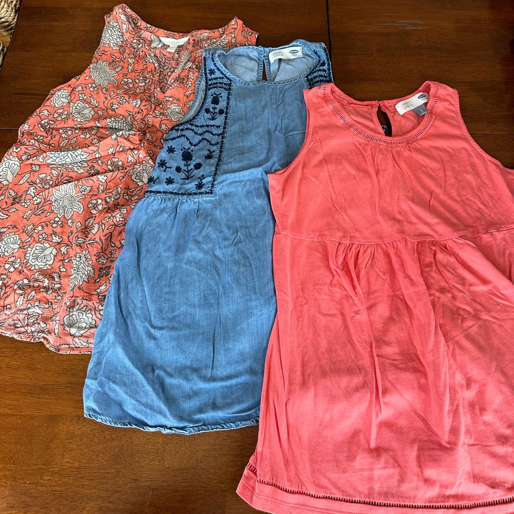 Mixed lot of 3 maternity shirts, size small